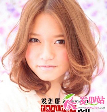 國字臉女生適合發(fā)型 梨花頭塑造小顏