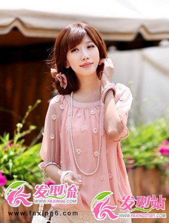 夏季女生盤發(fā)發(fā)型 最簡單的盤發(fā)