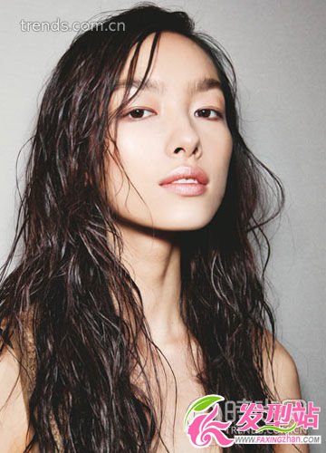 海灘異域風(fēng) 性感大卷發(fā)仿似海的女兒
