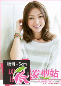 露出性感鎖骨 6款及肩發(fā)散發(fā)迷人風(fēng)情