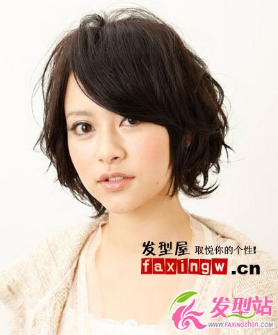 短發(fā)怎么剪劉海 斜劉海短發(fā)巧妙改變臉型