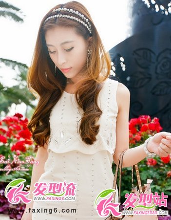 女生卷發(fā)接發(fā)發(fā)型設(shè)計(jì)