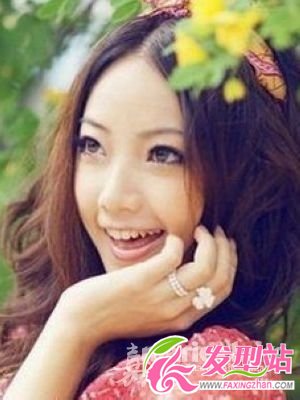齊劉海分層長發(fā)