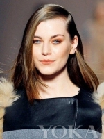 海灘日光浴防秀發(fā)曬傷