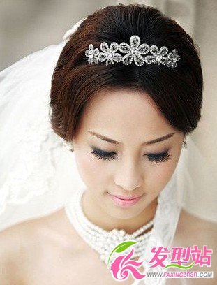 典雅新娘 華麗麗的盤發(fā)最搶眼