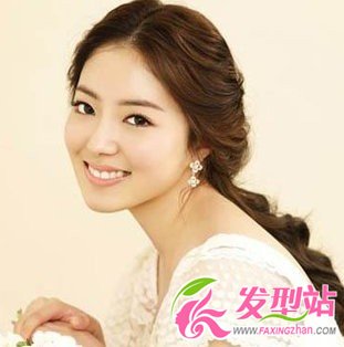 典雅新娘 華麗麗的盤(pán)發(fā)最搶眼