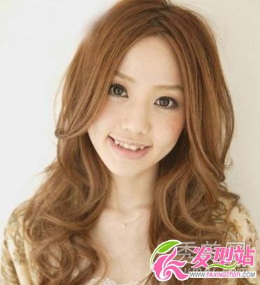 2012流行發(fā)型之五款百分百瘦臉的卷發(fā)
