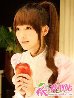 2012馬尾新扎法 引領(lǐng)秋冬秋冬發(fā)型時尚