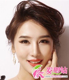 時尚盤發(fā)演繹女人不同風(fēng)格