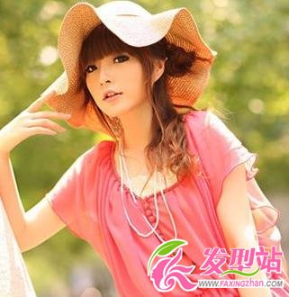 今夏卷發(fā) 盡顯淑女風