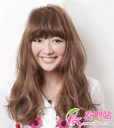 2012時(shí)髦長卷發(fā) 瘦臉百分百