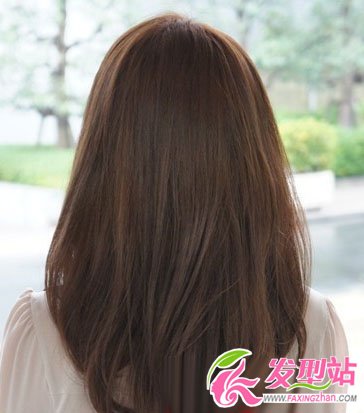 冬季中長(zhǎng)發(fā)內(nèi)扣燙發(fā)發(fā)型