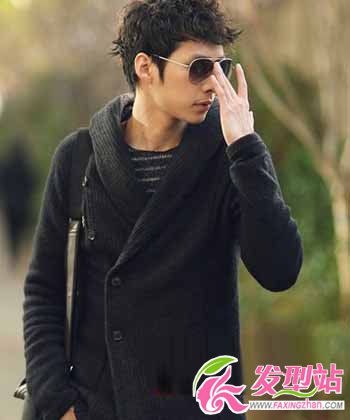 男生個(gè)性短發(fā)搭配針織衫 時(shí)尚潮流