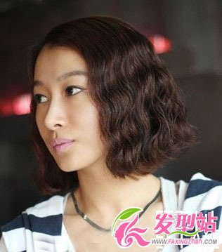 韓式中長(zhǎng)發(fā)燙發(fā)發(fā)型