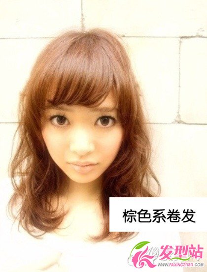 中長卷發(fā)染什么發(fā)色好 時(shí)尚棕色系染發(fā)