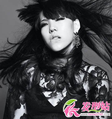 吳莫愁的發(fā)型叫什么 盤(pán)點(diǎn)吳莫愁時(shí)尚個(gè)性朋克發(fā)型
