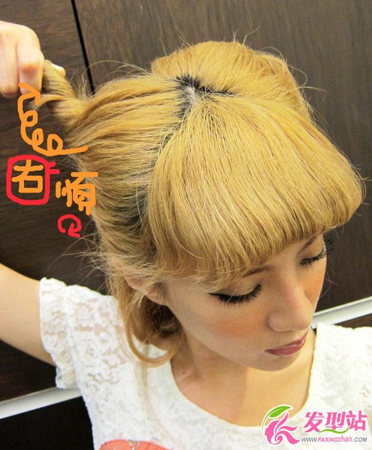 時尚“貓耳頭”扎發(fā)教程 中短發(fā)女孩一定要學(xué)會哦