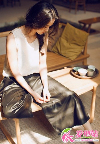 性感女神湯唯迷人發(fā)型 潮流演繹女性時尚魅力