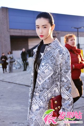 張辛苑時尚復(fù)古發(fā)型盤點 打造養(yǎng)眼氣質(zhì)美女