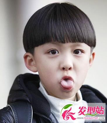 小男孩什么發(fā)型最萌 朱佳煜呆萌鍋蓋頭發(fā)型