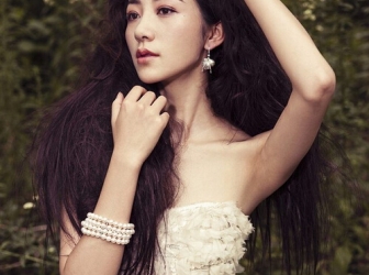 韓雪婚紗照發(fā)型大全 唯美新娘造型參考 韓式盤(pán)發(fā) 中分卷發(fā) 森系長(zhǎng)發(fā) 韓雪婚紗照發(fā)型大全 唯美新娘造型參考 韓式盤(pán)發(fā) 中分卷發(fā) 森系長(zhǎng)發(fā)