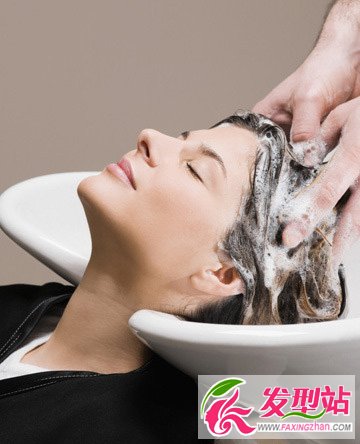燙發(fā)完成后要定期護(hù)理