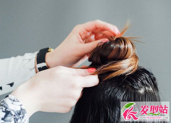 強迫性的扭轉(zhuǎn)頭發(fā)