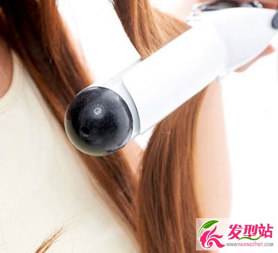 發(fā)型師揭秘卷發(fā)棒造型術(shù) 締造無(wú)敵美發(fā)