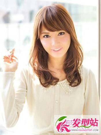 披肩發(fā)怎樣才美麗動人 最好看的披肩頭發(fā)打理效果圖片