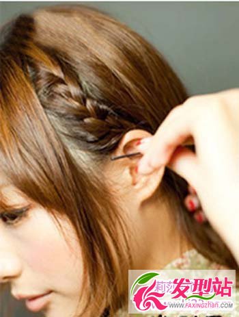 簡(jiǎn)單好看的編頭發(fā)步驟 中短發(fā)女生學(xué)起來(lái)