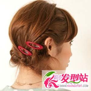 學(xué)生的短頭發(fā)怎樣扎才好看 短發(fā)女生簡(jiǎn)單扎發(fā)教程
