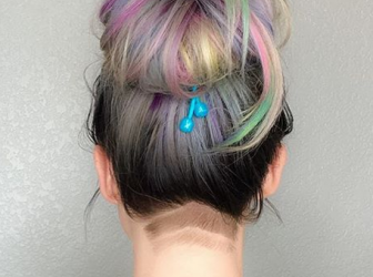 原宿非主流女生剃一半 后腦勺雕刻花紋發(fā)型圖片 原宿非主流女生剃一半 后腦勺雕刻花紋發(fā)型圖片