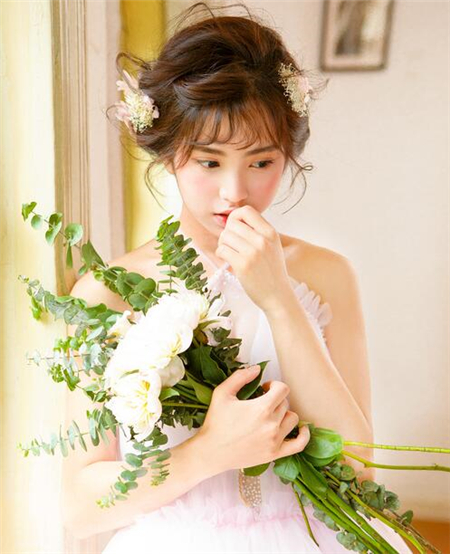 【伴娘發(fā)型】伴娘留什么發(fā)型好_伴娘選擇什么發(fā)型_伴娘發(fā)型大全