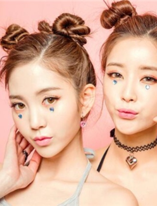 半扎丸子頭發(fā)型圖片 不扎時(shí)髦丸子必后悔