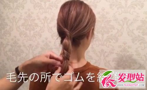 蓬松馬尾成氣質(zhì)美女首選發(fā)型 3種簡單扎法圖解 馬尾怎么扎出蓬松感