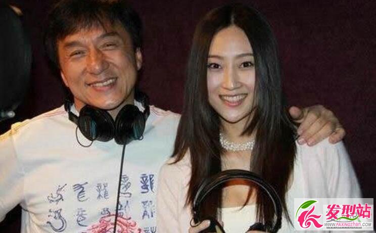 林鵬和成龍睡覺(jué)圖片 林鵬一脫成名變房祖名隱形小媽