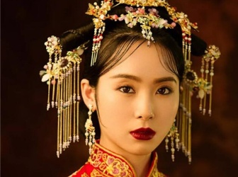 中式秀禾服新娘發(fā)型 驚艷唯美又傾城 中式新娘造型推薦 中式秀禾服新娘發(fā)型 驚艷唯美又傾城 中式新娘造型推薦