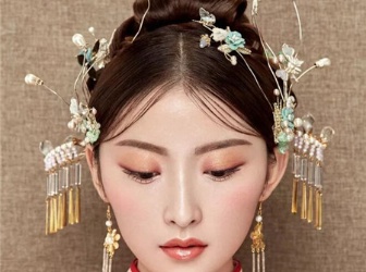 2025新娘經(jīng)典發(fā)型100例 秀禾妝驚艷全場(chǎng)來(lái)賓 2025新娘經(jīng)典發(fā)型100例 秀禾妝驚艷全場(chǎng)來(lái)賓