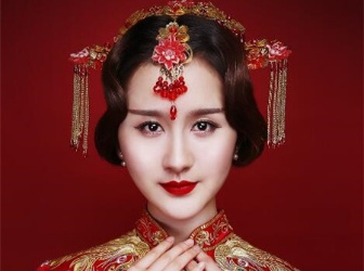 中式秀禾新娘發(fā)型 2025新娘發(fā)型流行趨勢 中式秀禾新娘發(fā)型 2025新娘發(fā)型流行趨勢