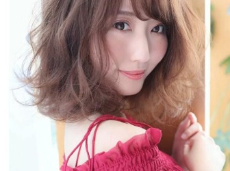 最流行的短卷發(fā) 慵懶齊肩小卷短發(fā)更優(yōu)雅氣質 最流行的短卷發(fā) 慵懶齊肩小卷短發(fā)更優(yōu)雅氣質