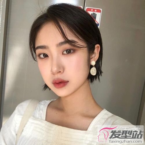 夏天女生什么短發(fā)好看 2018年最流行的短發(fā)還是這10種!