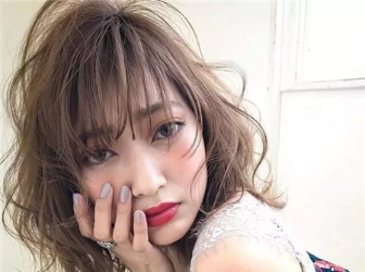 齊肩短發(fā)燙什么卷好看 慵懶微亂感燙卷打造全新形象 齊肩短發(fā)燙什么卷好看 慵懶微亂感燙卷打造全新形象