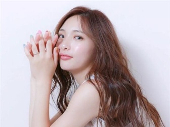 韓式慵懶小女人發(fā)型 懶卷浪漫系數(shù)滿分 韓式慵懶小女人發(fā)型 懶卷浪漫系數(shù)滿分