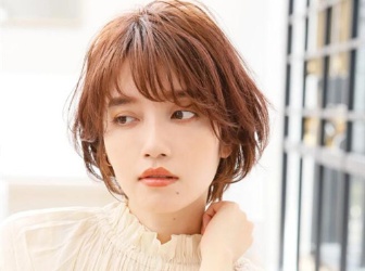 華麗質(zhì)感波波頭燙發(fā) 回頭率高又百搭的發(fā)型 華麗質(zhì)感波波頭燙發(fā) 回頭率高又百搭的發(fā)型