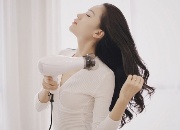 如何快速吹干頭發(fā) 速干發(fā)技巧分享只需四個步驟