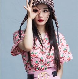 楊冪蘋果襯衫 可愛俏皮甜酷迷人