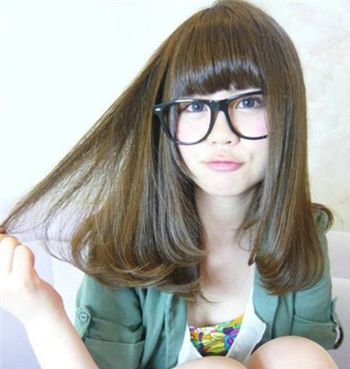 18歲中長(zhǎng)發(fā)燙梨花頭什么樣子可愛(ài) 中長(zhǎng)發(fā)蓬松梨花燙發(fā)型圖片