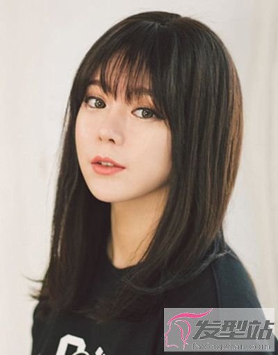 梨花卷發(fā)和直發(fā)哪個(gè)顯得女人年輕 梨花卷發(fā)圖片