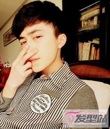 男的現(xiàn)在流行剪什么發(fā)型 2017男士最流行的發(fā)型是什么