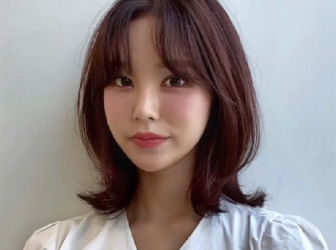 溫柔內(nèi)扣及肩發(fā) 俏皮外翹減齡發(fā)型 不挑臉型的時(shí)尚短發(fā)推薦 溫柔內(nèi)扣及肩發(fā) 俏皮外翹減齡發(fā)型 不挑臉型的時(shí)尚短發(fā)推薦